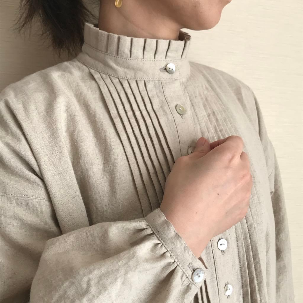 スタンドフリル襟ピンタックワンピース(選べる30色) | 2枚目